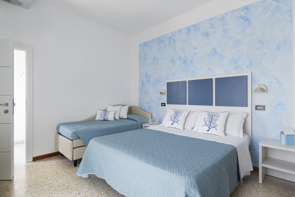 Hotel Capitol Misano Adriatico Exterior photo